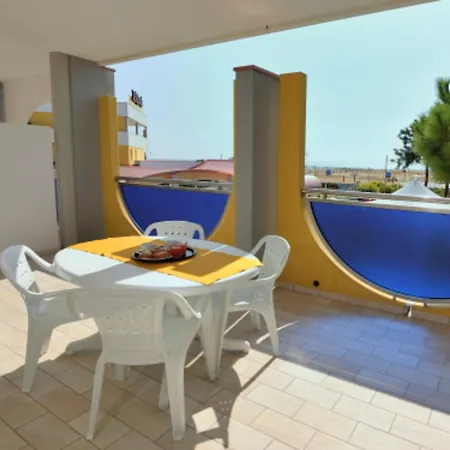 Spacious Apartment With A Big Terrace Apartmán Bibione