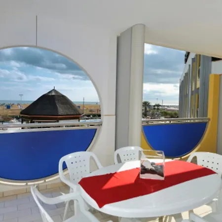 Spacious Apartment With A Big Terrace Διαμέρισμα Μπιμπιόνε