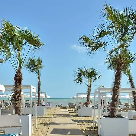 Spacious Apartment With A Big Terrace Μπιμπιόνε