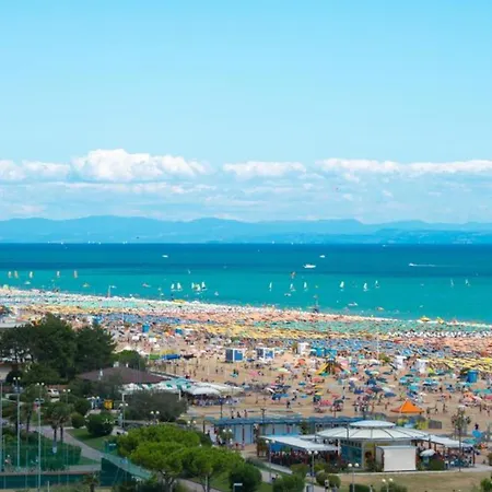 Spacious Apartment With A Big Terrace Apartmán Bibione