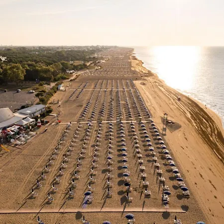 아파트 Spacious Seaview With A Big Terrace 비비오네