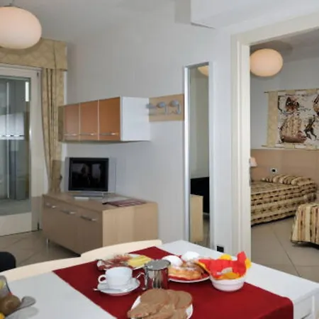 Spacious Apartment With A Big Terrace Διαμέρισμα Μπιμπιόνε
