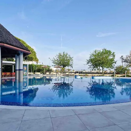 Spacious Apartment With A Big Terrace Μπιμπιόνε